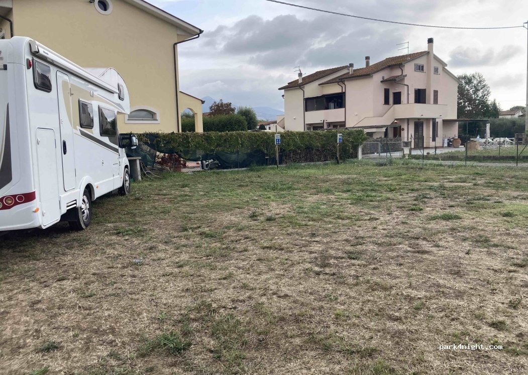 Parking sosta camper Cascina — foto 5