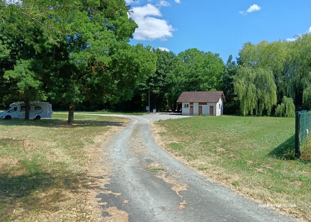 (36230) Neuvy-Saint-Sépulchre - 28 Rue Maréchal Joffre — foto 5