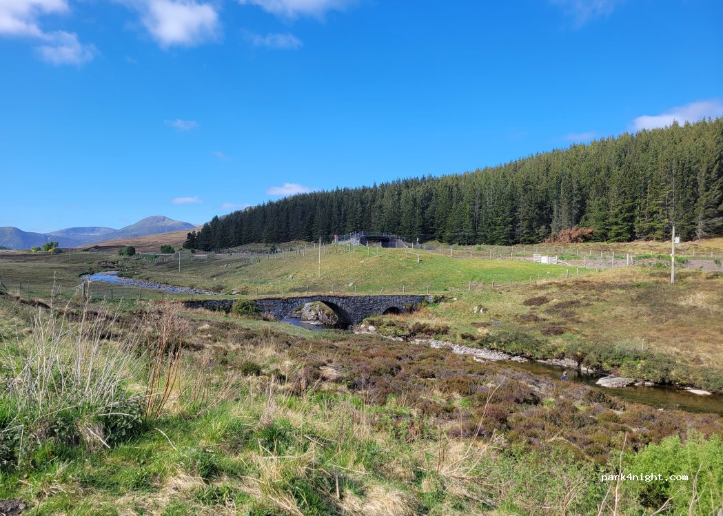 (PH19 1AF) Dalwhinnie - A889 — foto