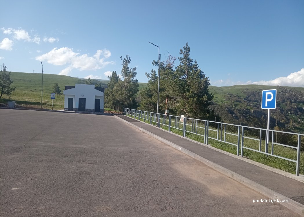 (3701) Jermuk - Unnamed Road — foto