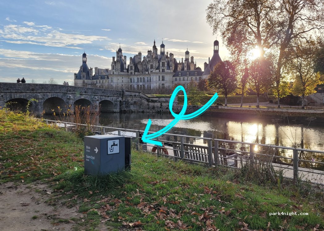 (41250) Chambord - 101 Place Saint-Louis — foto 2