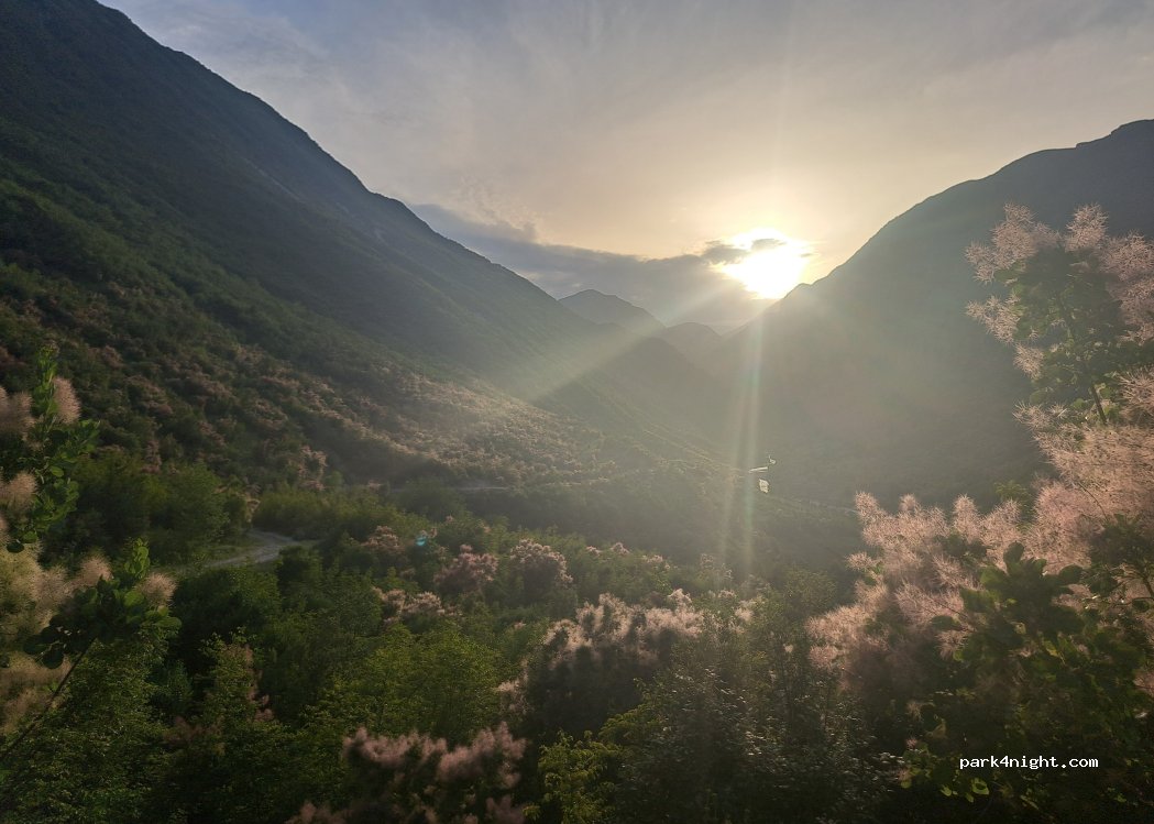 () Bënçë - Unnamed Road — foto