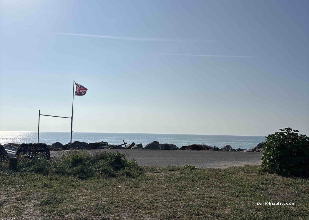 (TQ7 2EH) Beesands - 2 Council Houses — foto