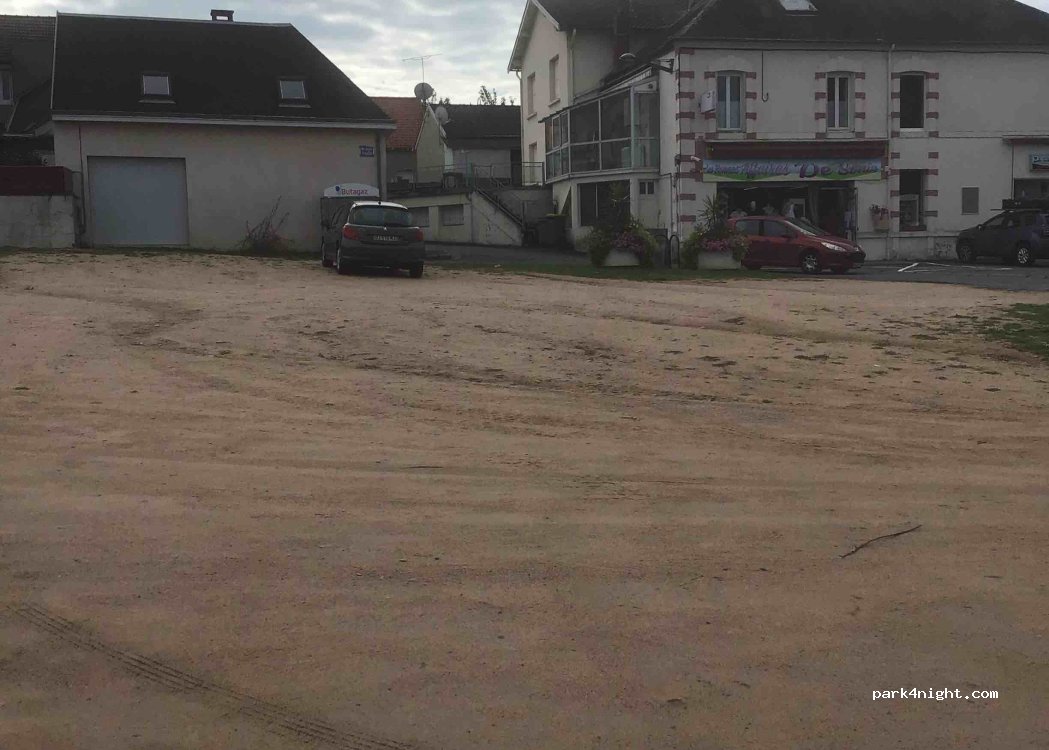 (03310) Néris-les-Bains - 7 Place de la République — foto