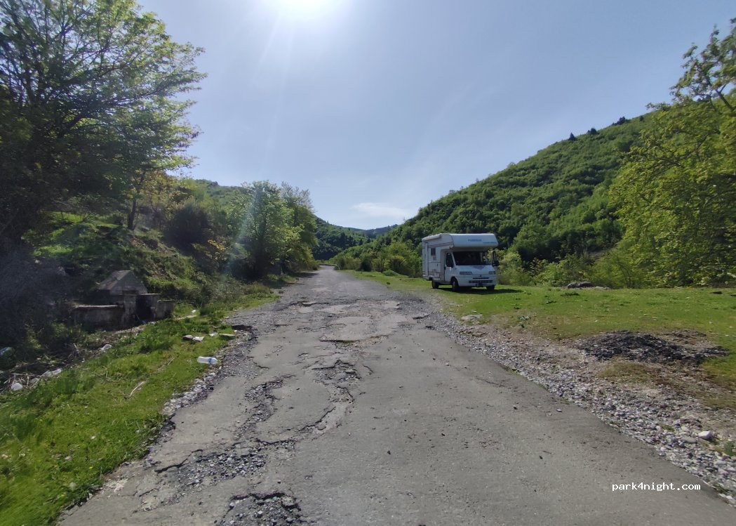 (7402) Leskovik - — foto