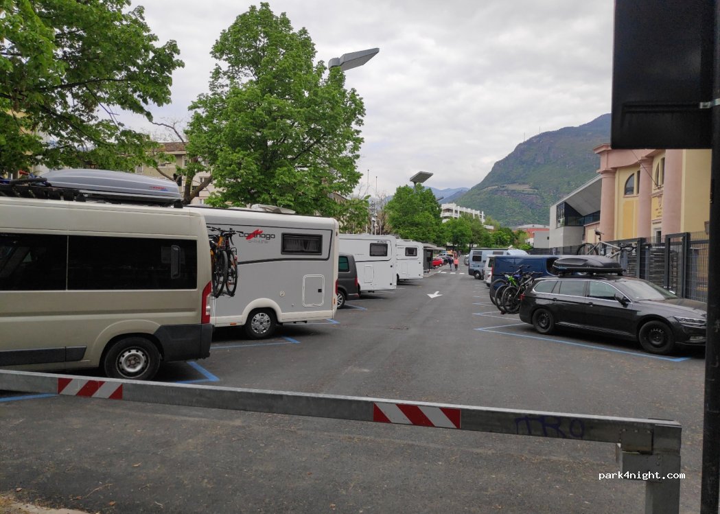 (39100) Bolzano - 16 Viale Trieste — foto