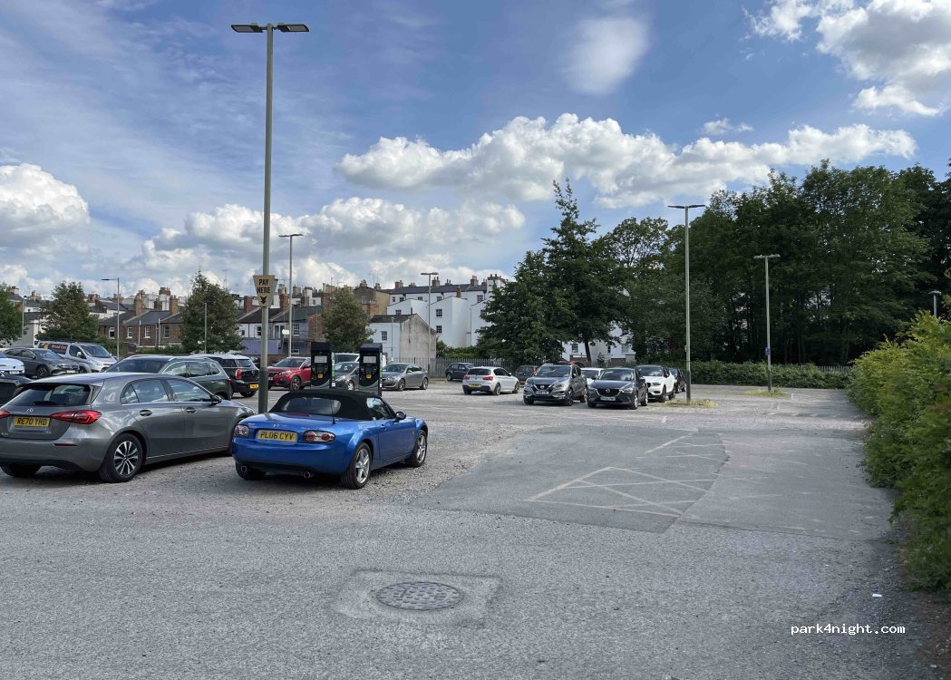(GL50 3SP) Cheltenham - 7 Jessop Avenue — foto