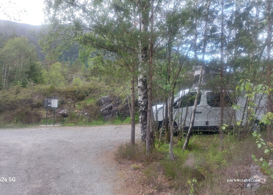 (5652) Årland - 7 Rolvsvågvegen — foto