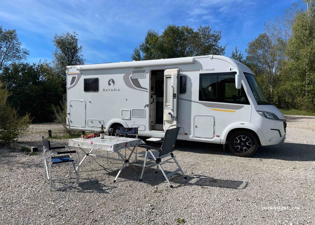 Aire de camping-cars Lac de Chalain — foto 4