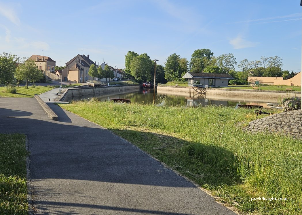 (71150) Chagny - 15 Rue du Port du Canal — foto