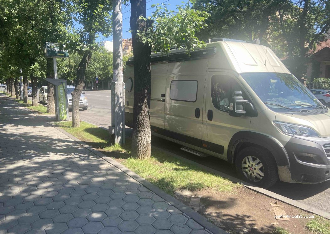 (0019) Yerevan - 3 Avenue Marshal Baghramyan Avenue — foto 2