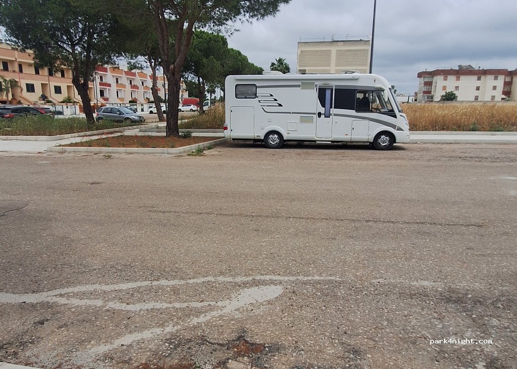 (73010) Soleto - 50 Via Arnaldo Vergine — foto 2
