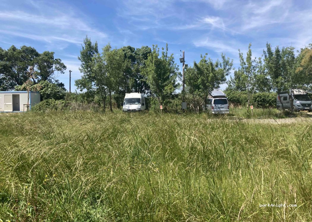 (30600) gallician - Route franquevaux — foto