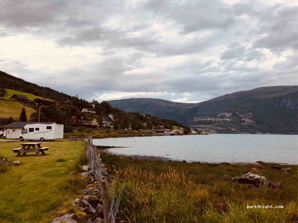Olden Fjordcamping — foto