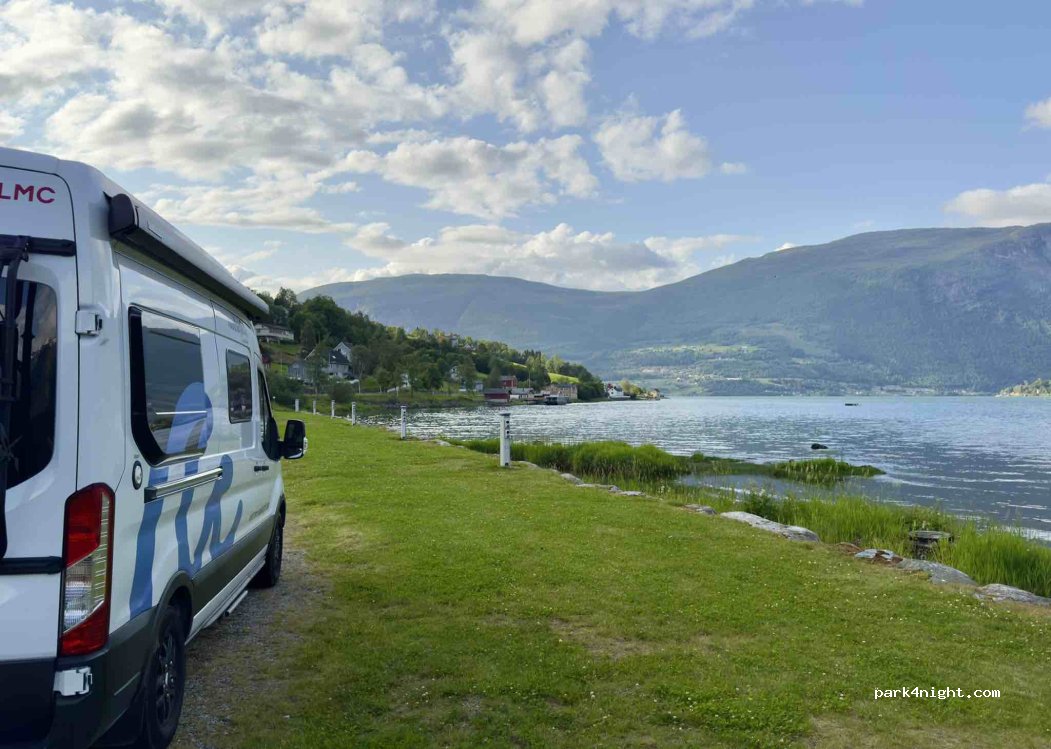 Olden Fjordcamping — foto 5