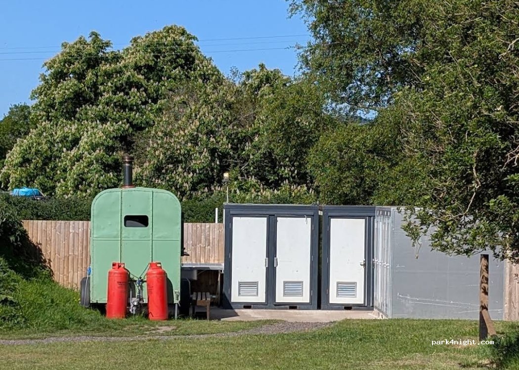 Camping at The Hollies — foto