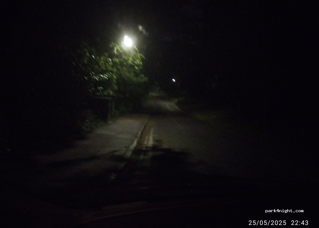 (IG10 1HP) Loughton - SHAFTESBURY — foto