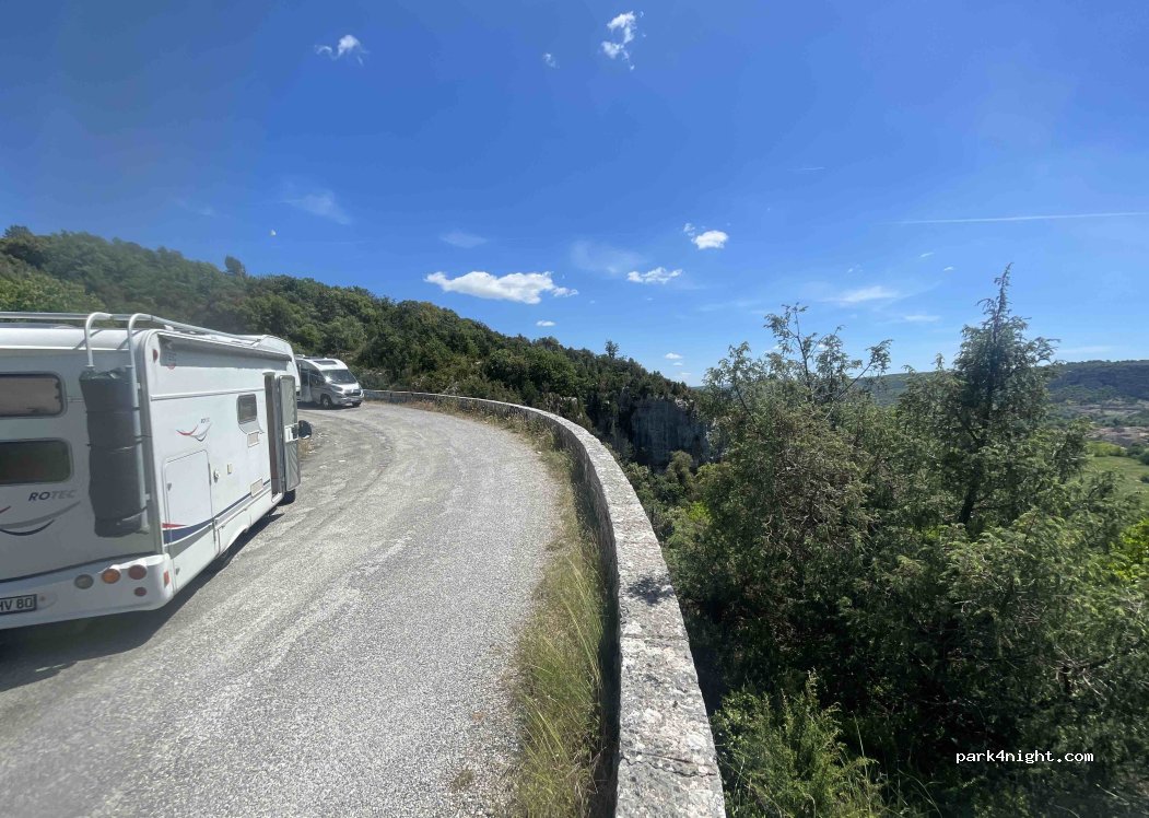 (04500) Quinson - 2159 Route de Riez — foto