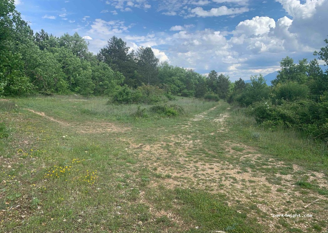 (67021) Barisciano - Unnamed Road — foto