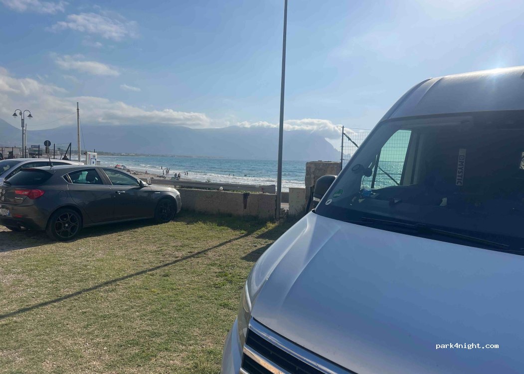 (90040) Isola delle Femmine - 1 Via Ammiraglio Rizzo — foto