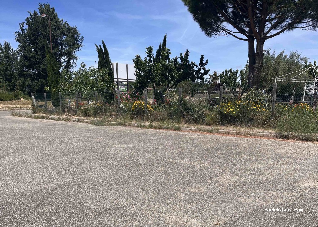(84110) Puyméras - 3 Le Maupas — foto