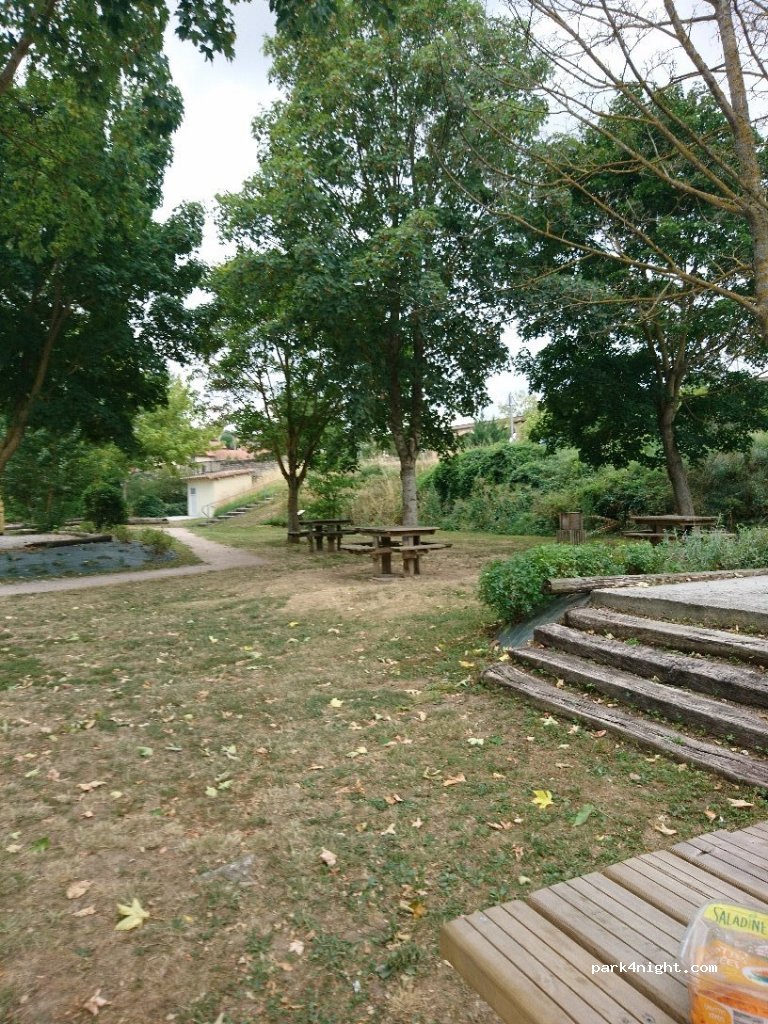 (12520) Aguessac - 44 Route des Gorges du Tarn — foto