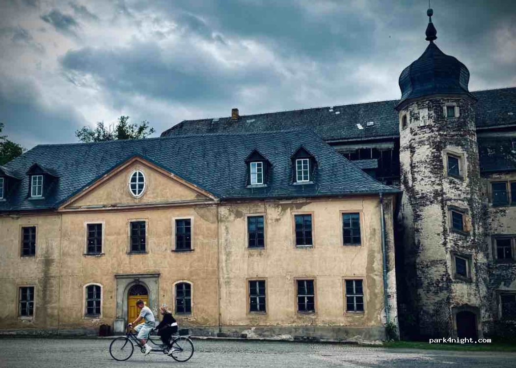Rüdis Campingburg und Bowlingbahn — foto