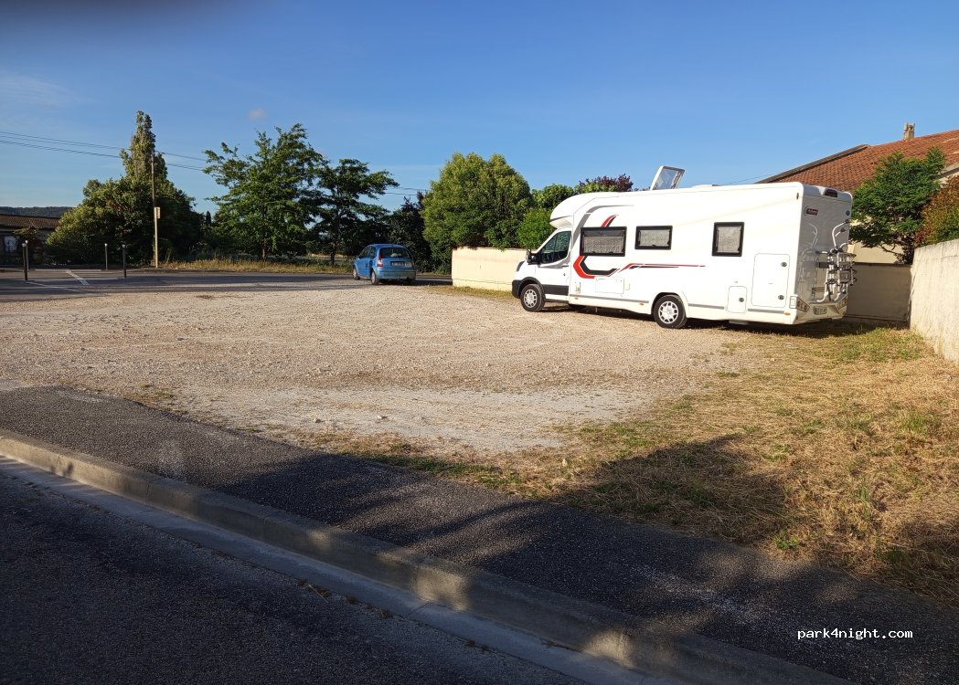 (84500) Bollène - 547 Avenue du Maréchal Leclerc — foto 3