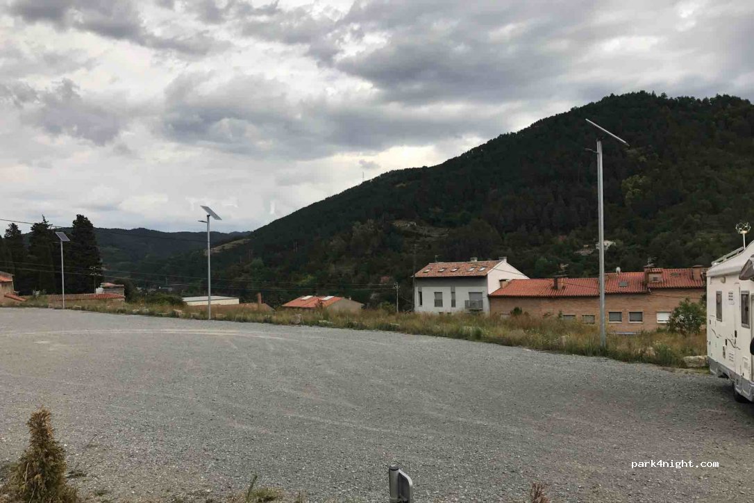 (17500) Ripoll - 1 Avinguda del Comte Guifré — foto