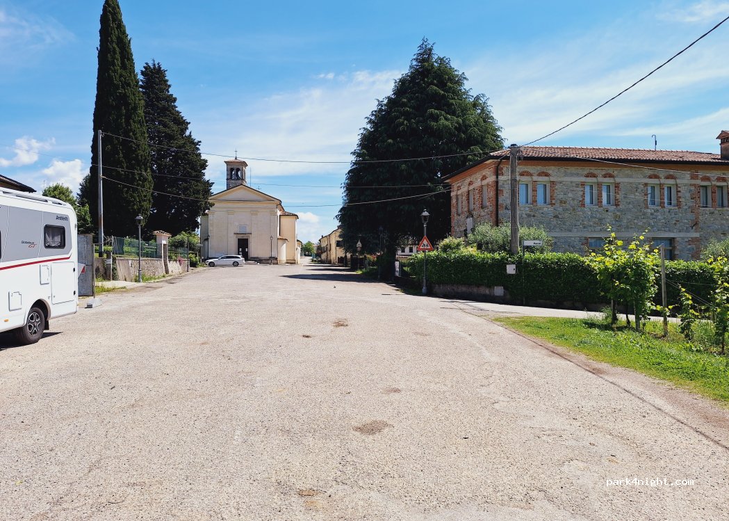 (31051) Farrò - 4 Piazzale della Chiesa — foto 3