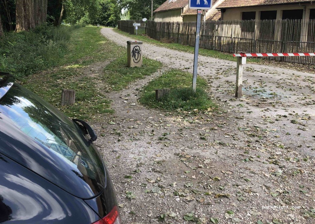 (18340) Plaimpied-Givaudins - Le Porche — foto