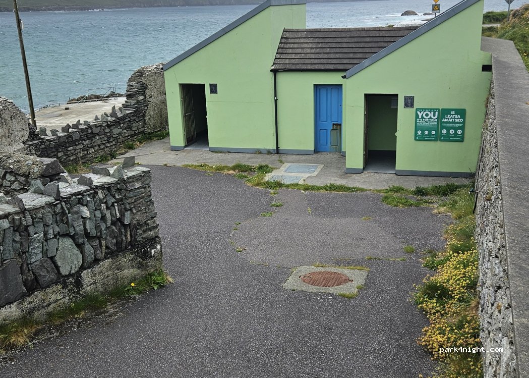 (P75 X902) Ballydonegan Lower - Unnamed Road — foto