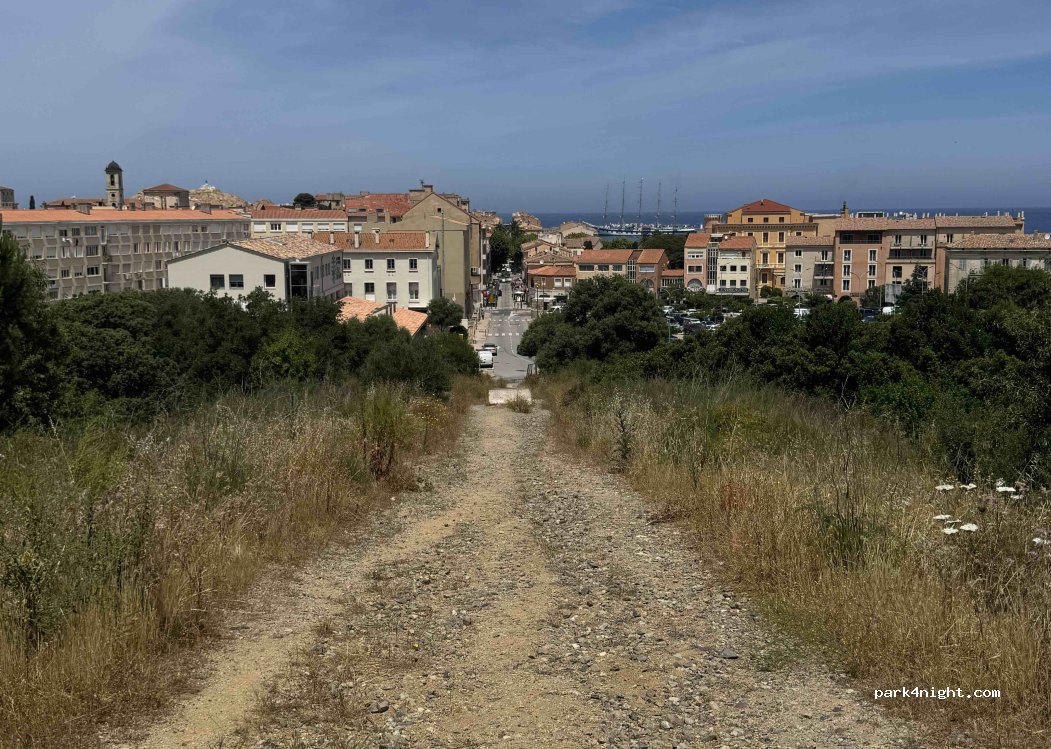 (20220) L'Île-Rousse - Lot du Moulin a Vent — foto 3
