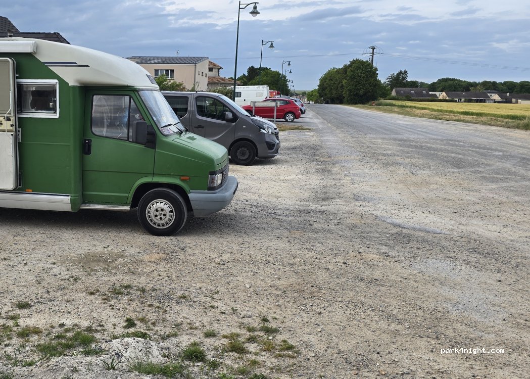 (51110) Isles-sur-Suippe - 92 La Maladrerie — foto