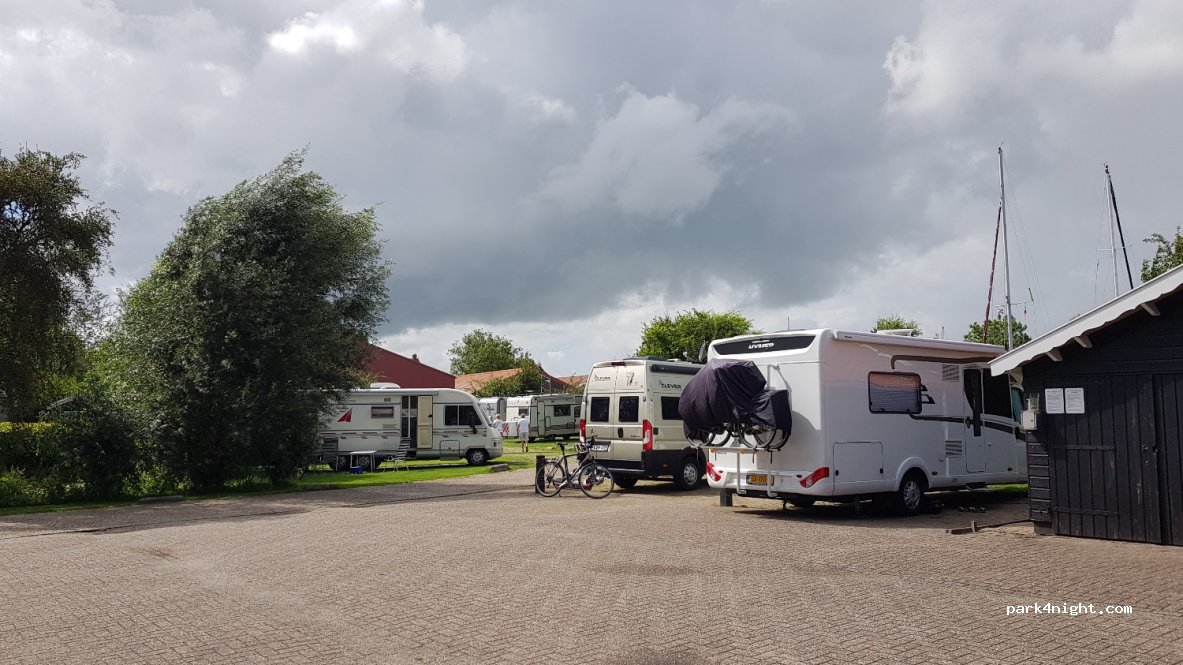 (8711 BR) Workum - 29 Algeraburren — foto