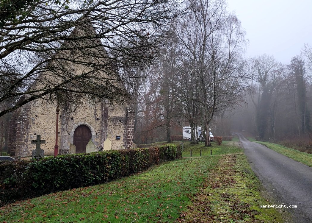 (28340) La Ferté-Vidame - 1 Route des Bruyères de Réveillon — foto 2