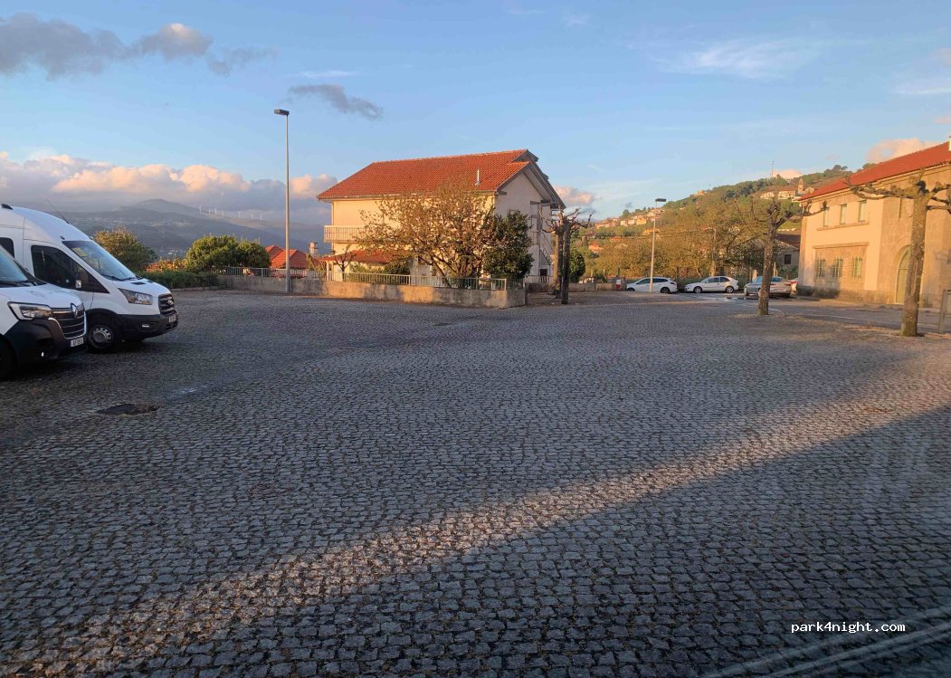 (4660-206) Resende - 35 Bairro Lapa e Nápoles — foto 2