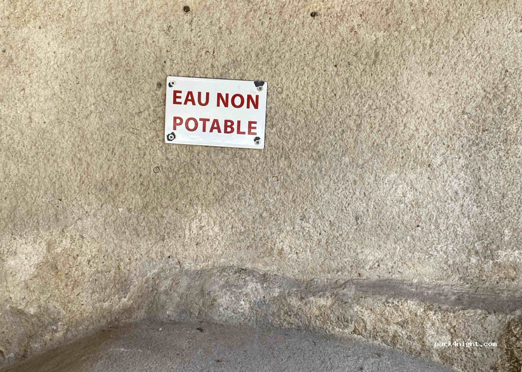 (84120) Pertuis - 2042 Rue Léon Arnoux — foto