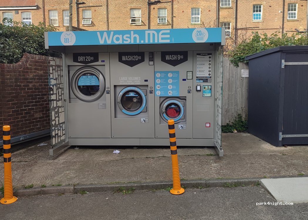 (BN21 3DF) Eastbourne - 222 Terminus Road — foto