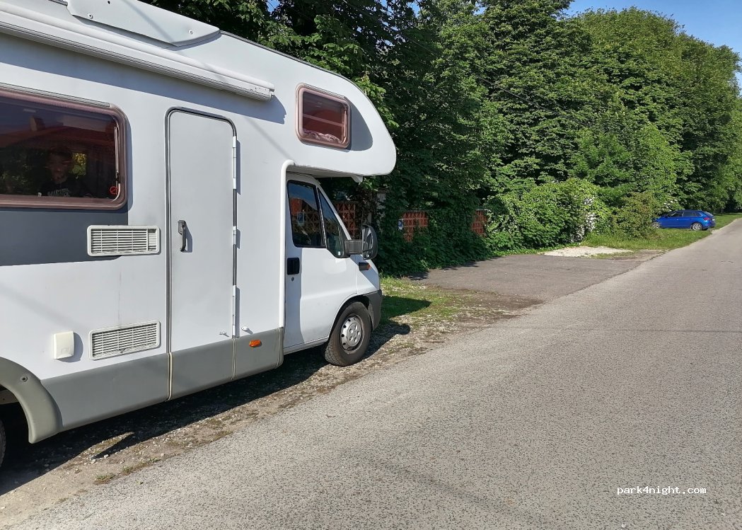 (947 01) Hurbanovo - 6 Rybárska — foto
