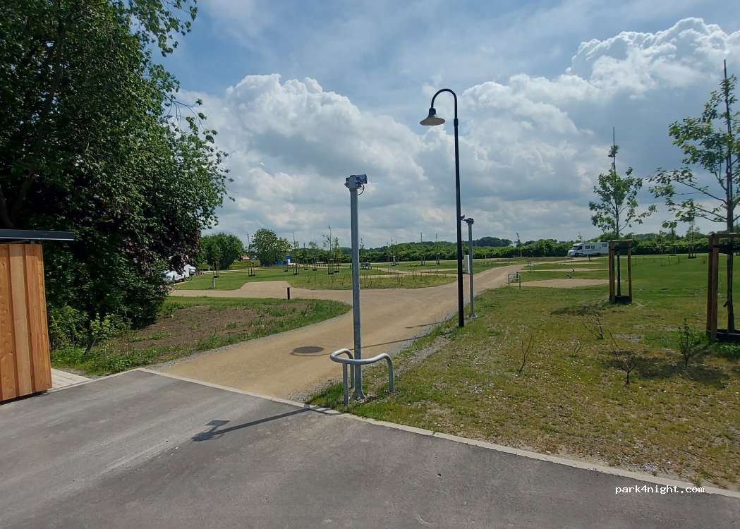 Wohnmobilstellplatz Krummendeich — foto 2