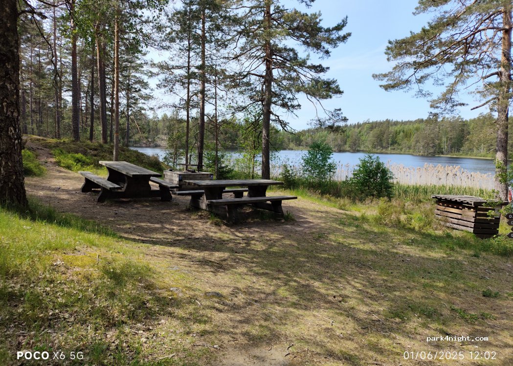 (617 90) Finspång - — foto