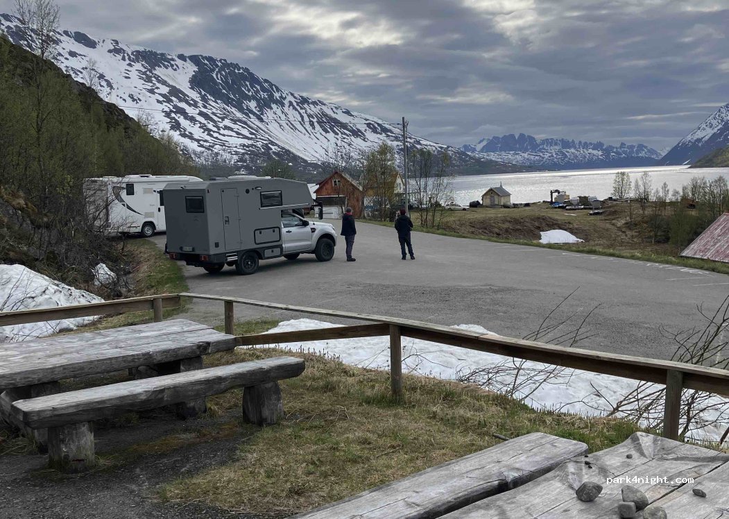 (9163) Jøkelfjord - 166 Saltnesveien — foto