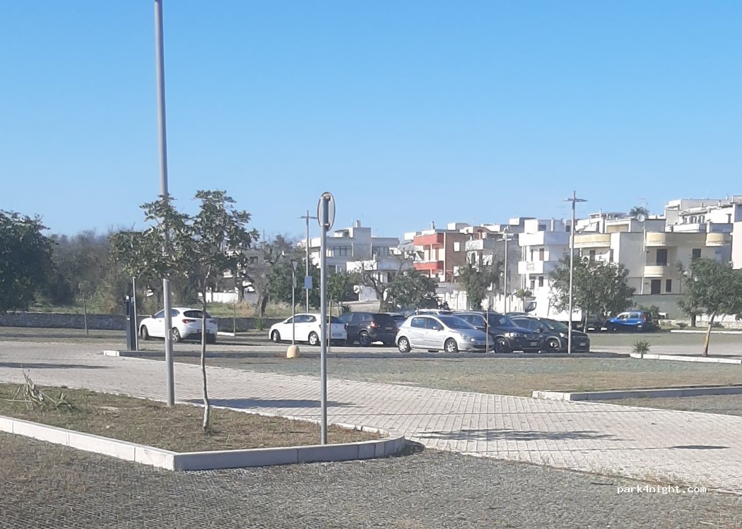 (73030) Castro - Via di Mezzo — foto