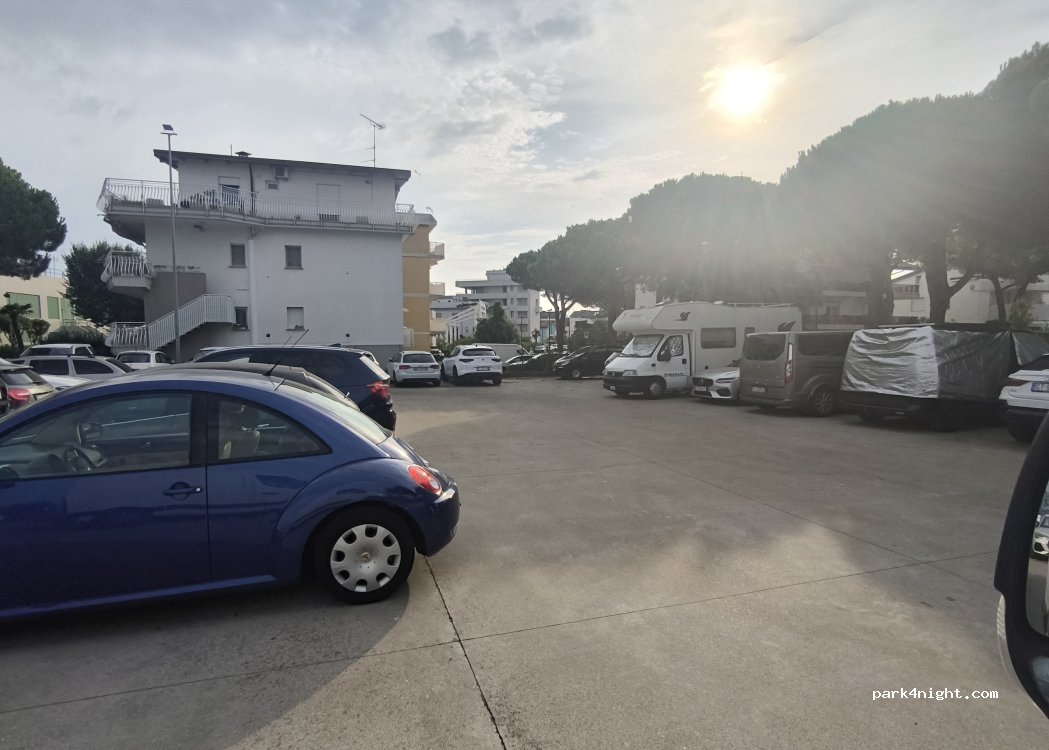 (33054) Lignano Sabbiadoro - Via Monte Ortigara, 1 — foto
