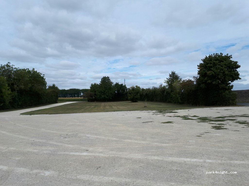 (79210) Prin-Deyrançon - Unnamed Road — foto 2