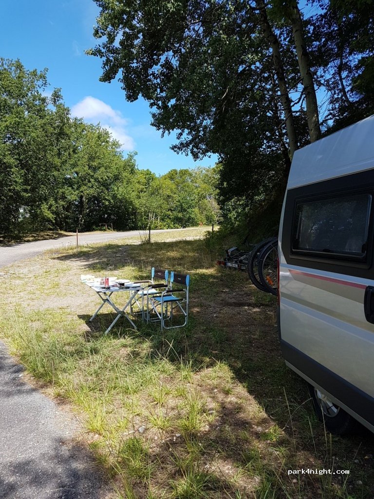 (15270) Beaulieu - Champ de Bas — foto