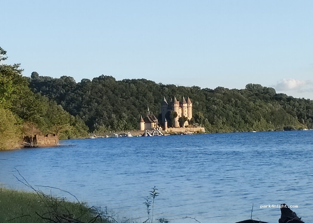 (15270) Beaulieu - Champ de Bas — foto 3