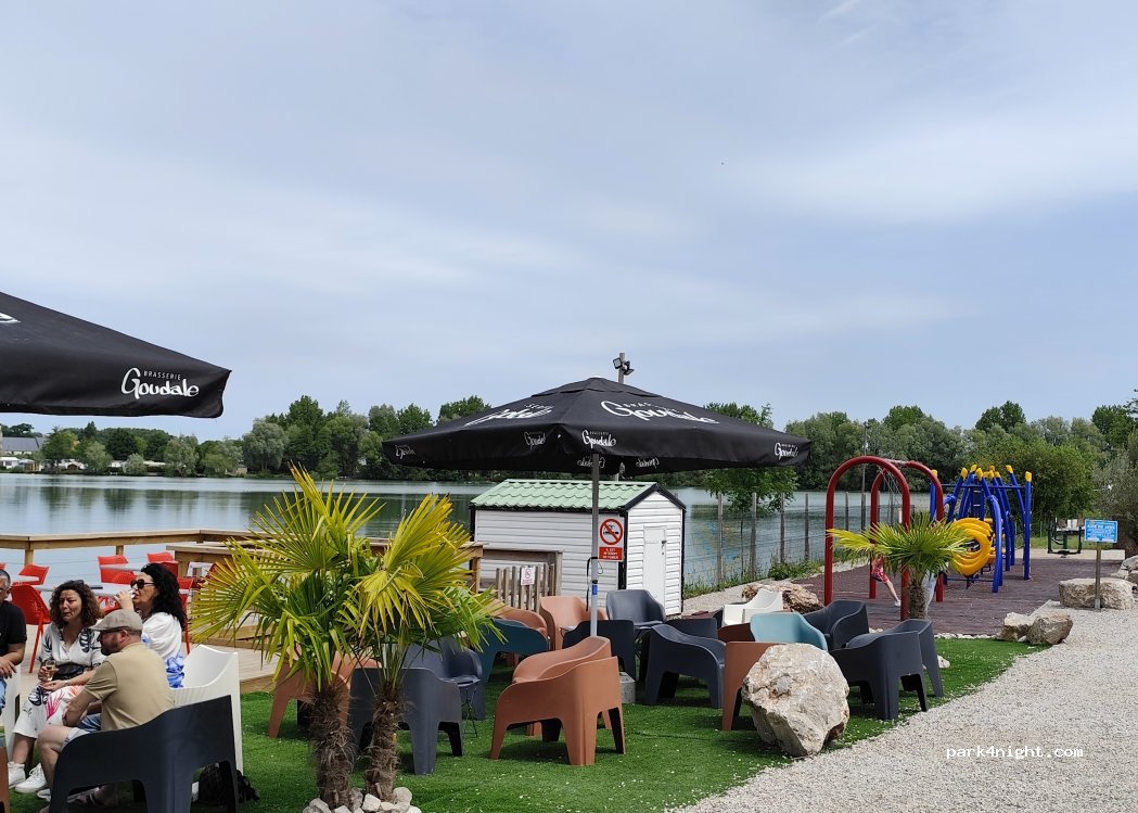 Camping du Lac Rebecques — foto