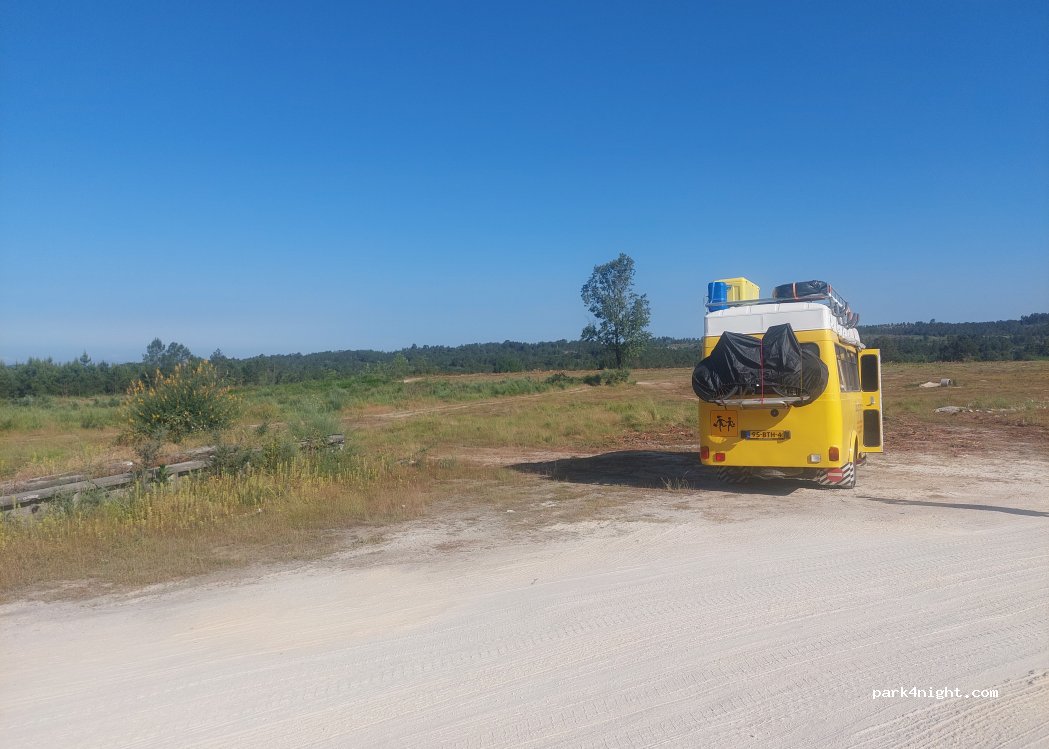 (3530) Chãs de Tavares - R da Liberdade — foto